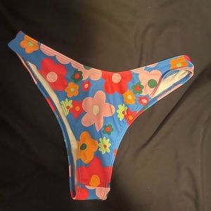women’s size small bikini never worn
